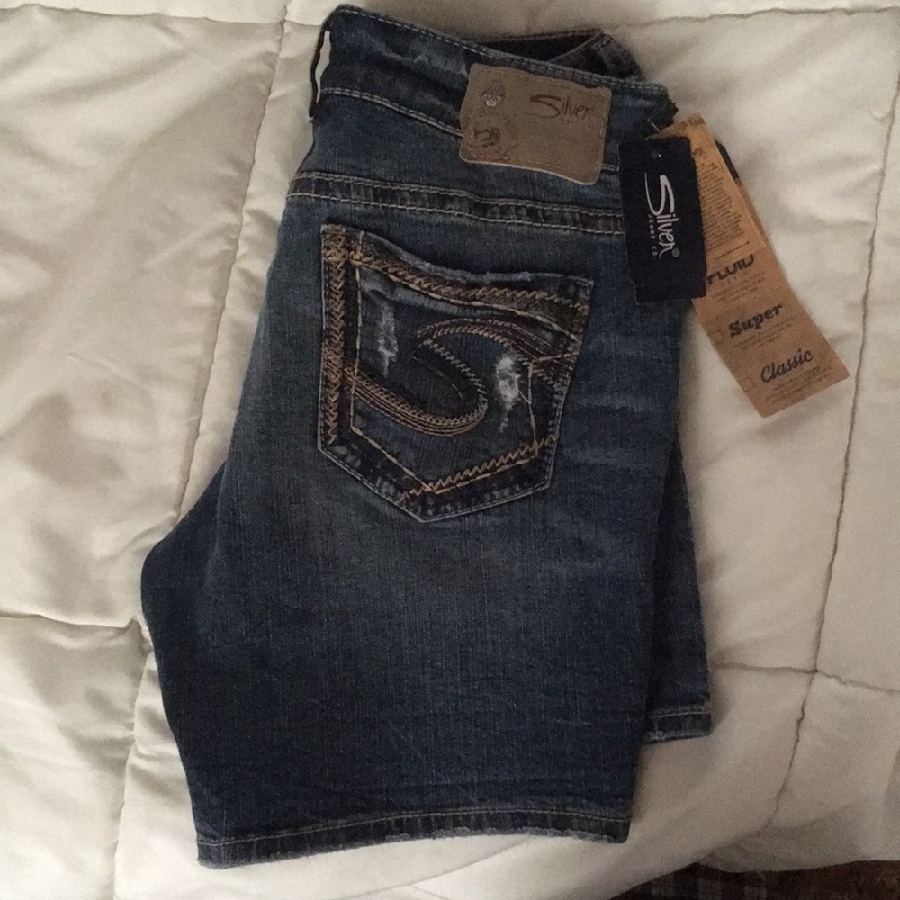 NWT Silver SUKI Mid Short W29 L4 Fluid Denim.